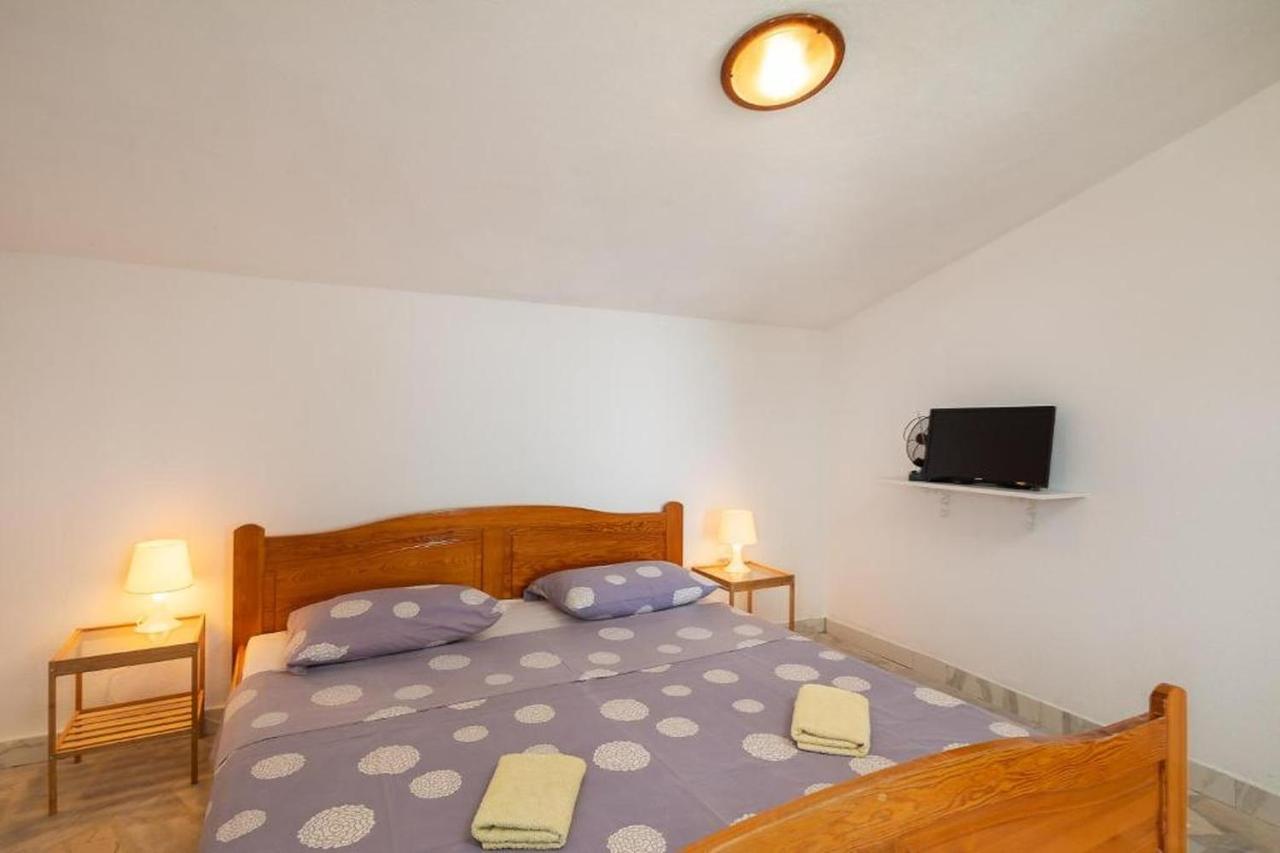 Apartments Roza أوميس المظهر الخارجي الصورة