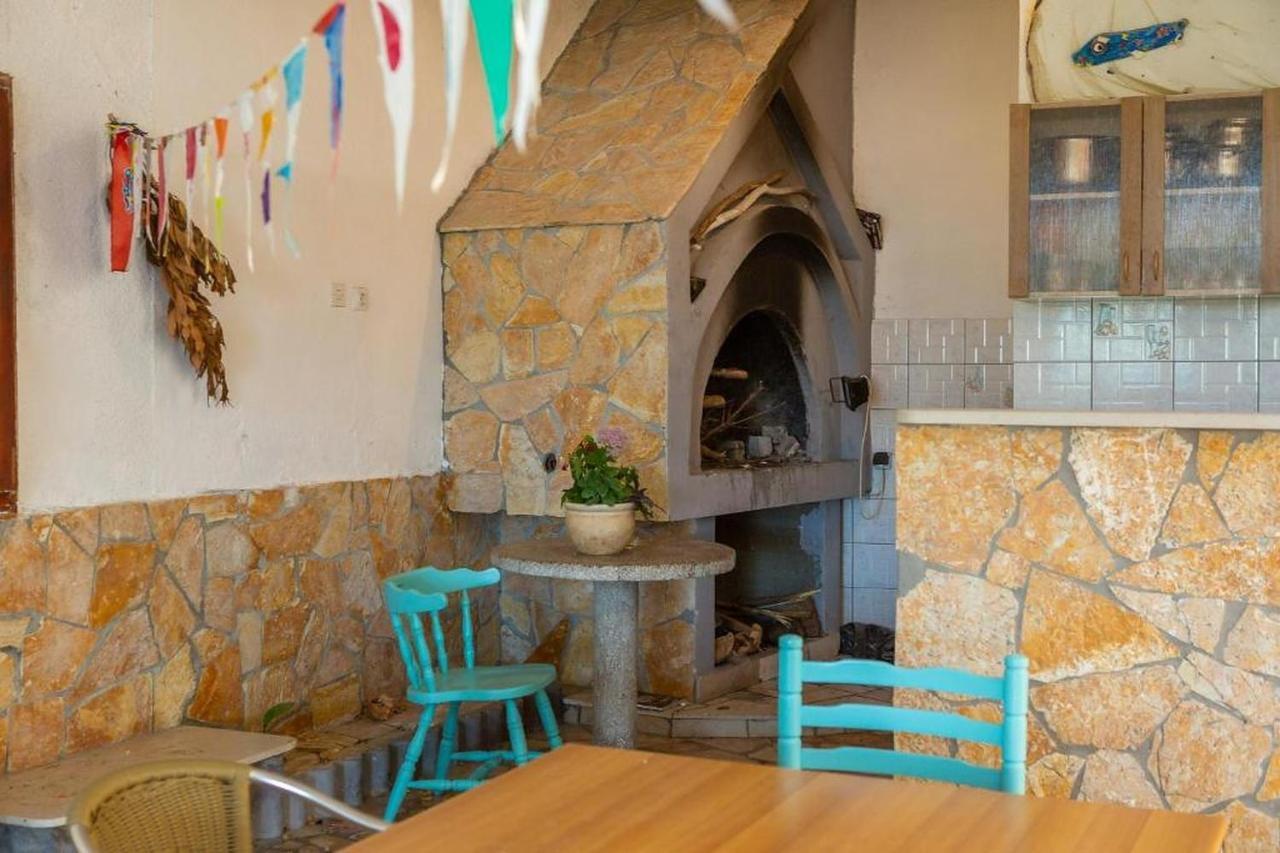 Apartments Roza أوميس المظهر الخارجي الصورة