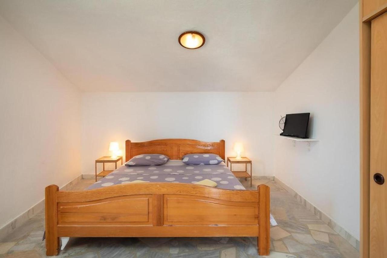 Apartments Roza أوميس المظهر الخارجي الصورة