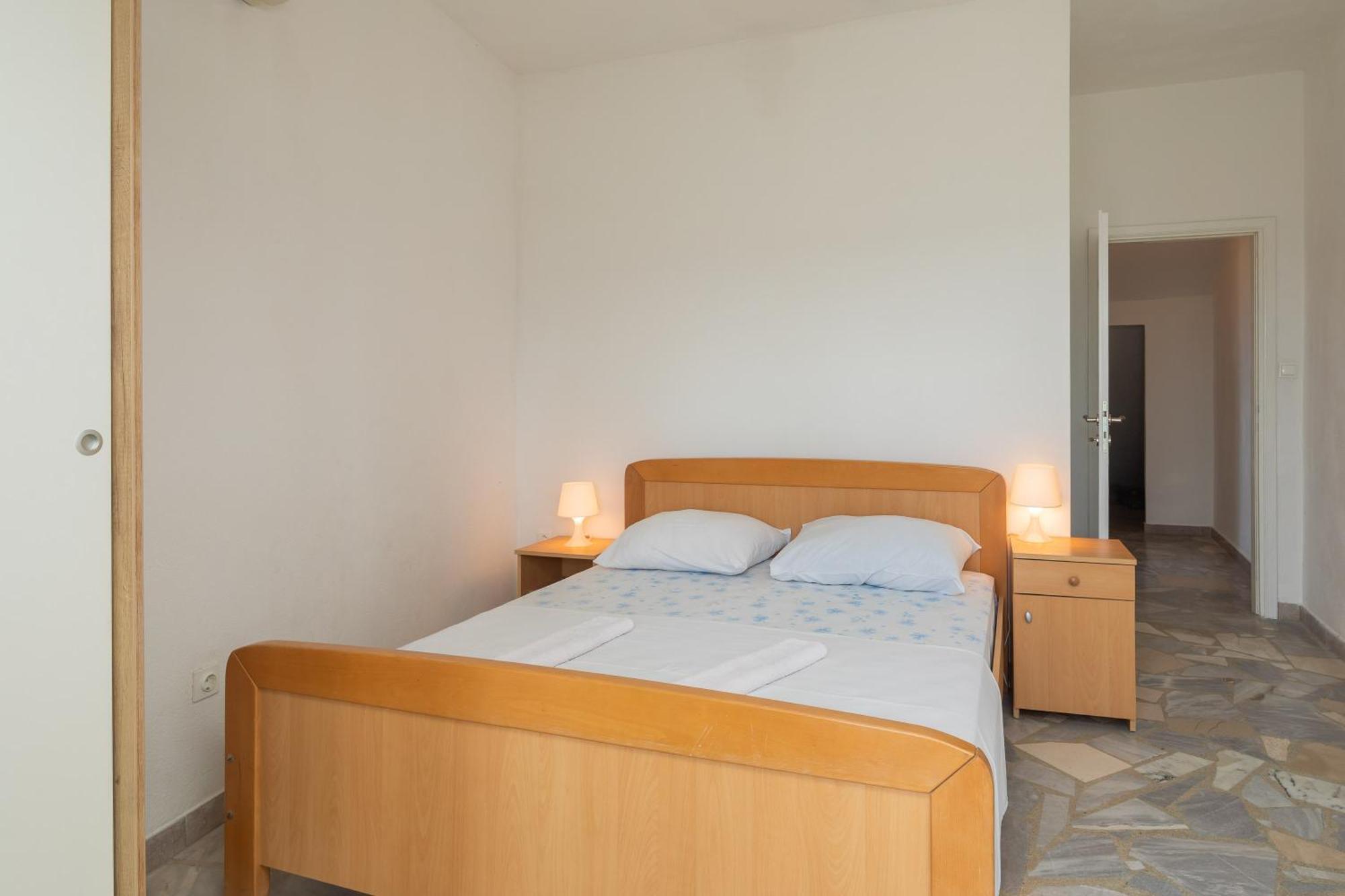 Apartments Roza أوميس المظهر الخارجي الصورة