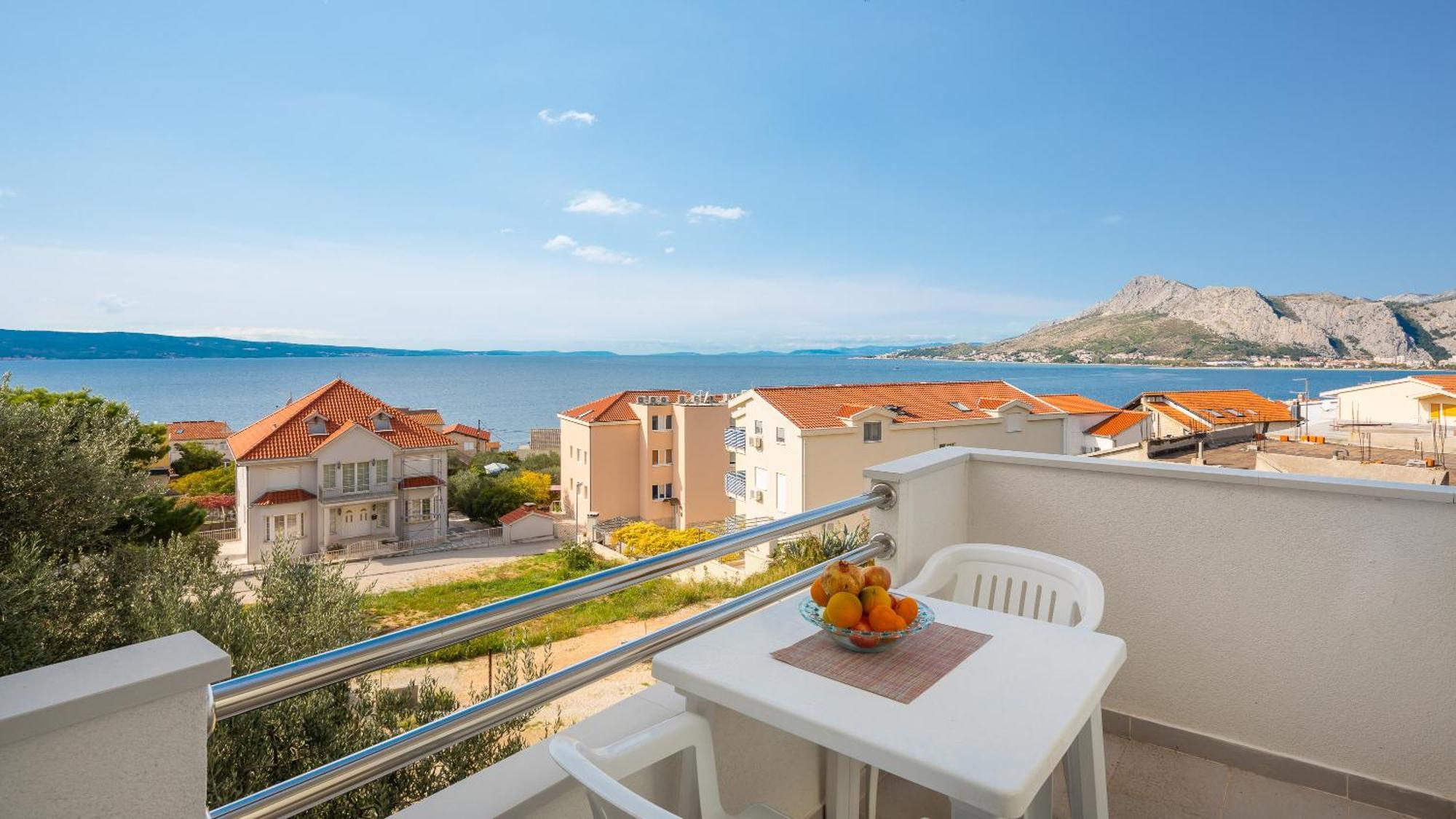 Apartments Roza أوميس المظهر الخارجي الصورة