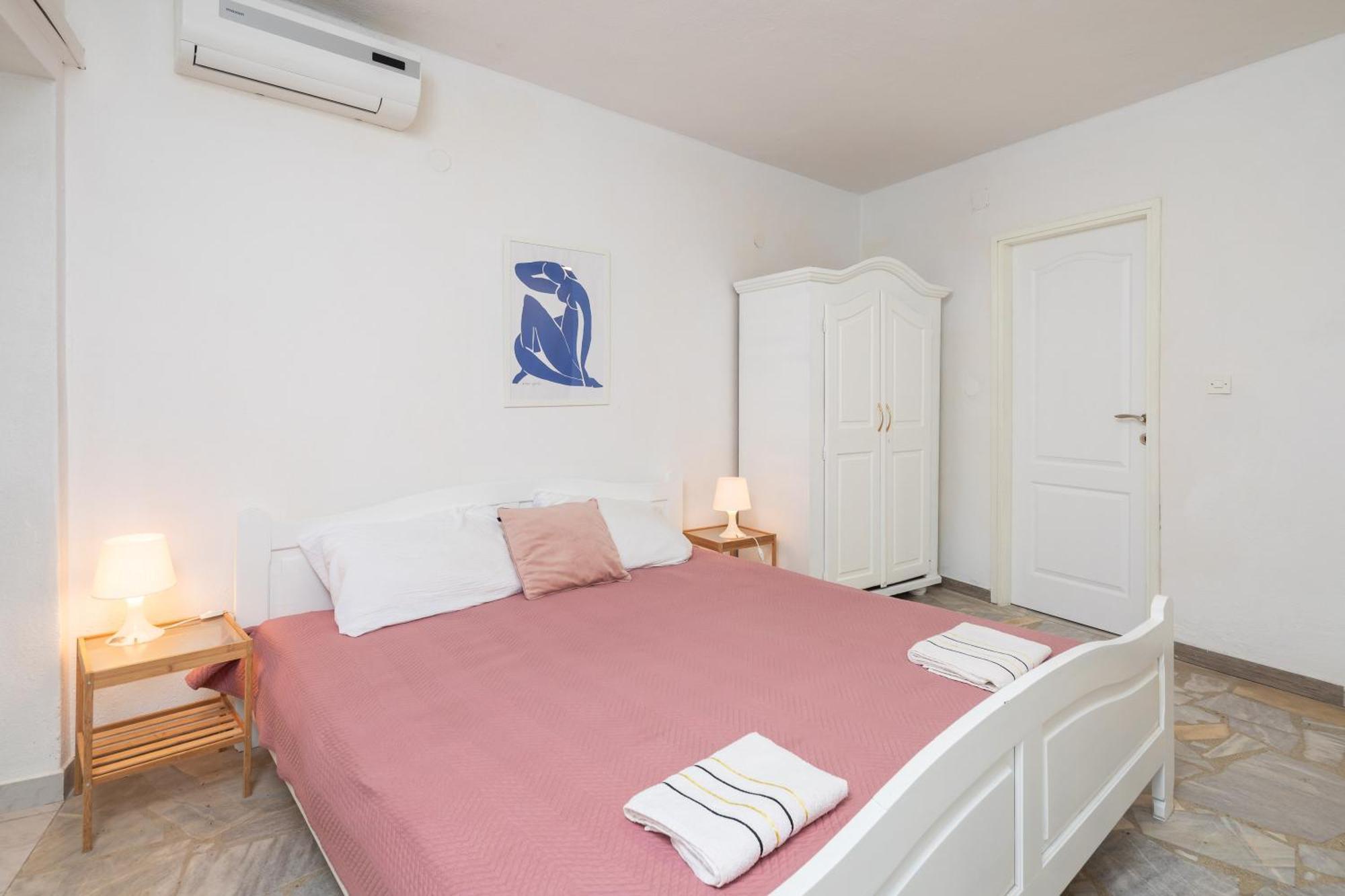 Apartments Roza أوميس المظهر الخارجي الصورة