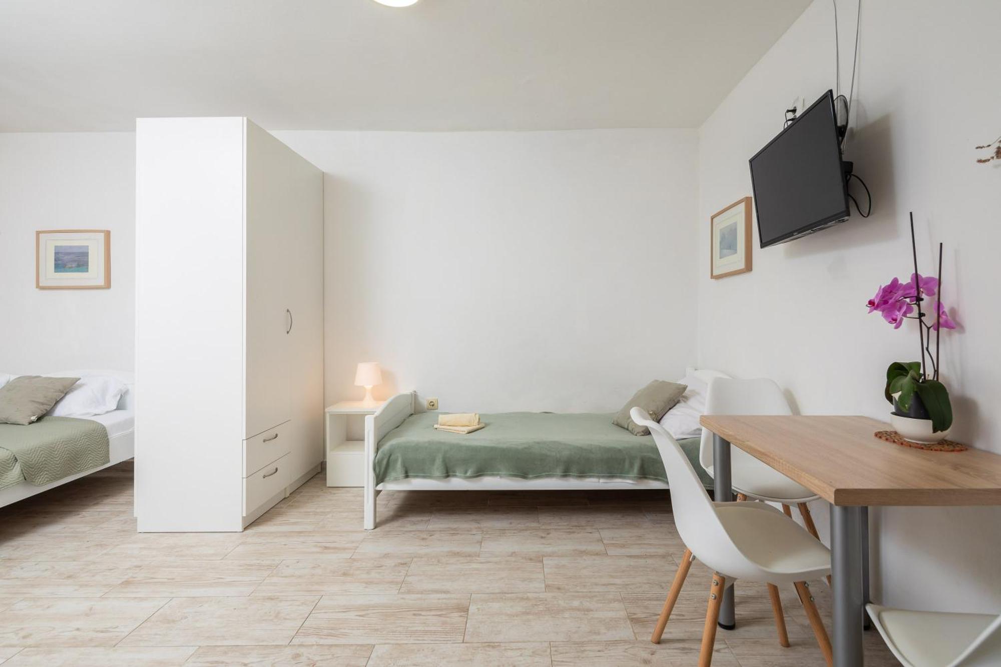 Apartments Roza أوميس المظهر الخارجي الصورة