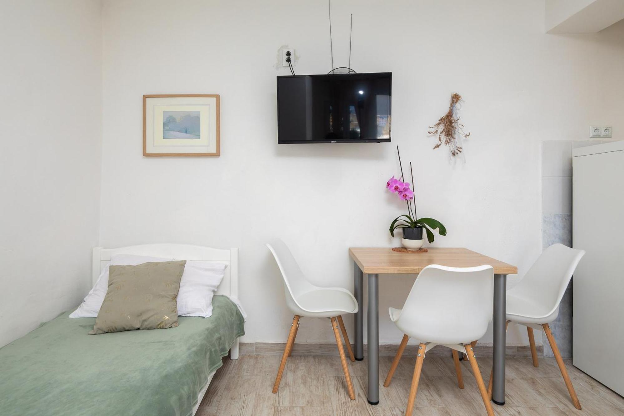 Apartments Roza أوميس المظهر الخارجي الصورة
