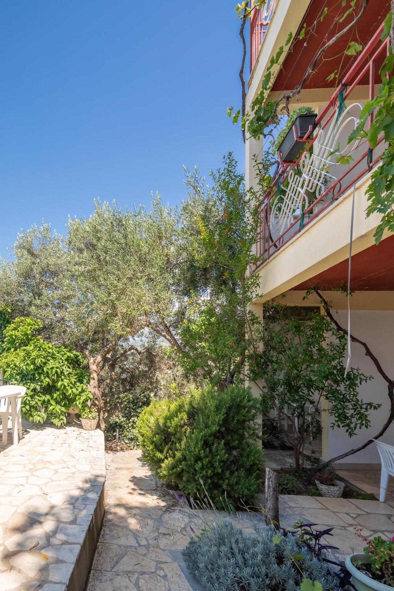 Apartments Roza أوميس المظهر الخارجي الصورة